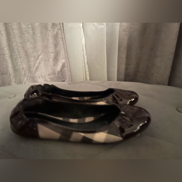 Burberry Nova Check Ballet Flats - Picture 5 of 8